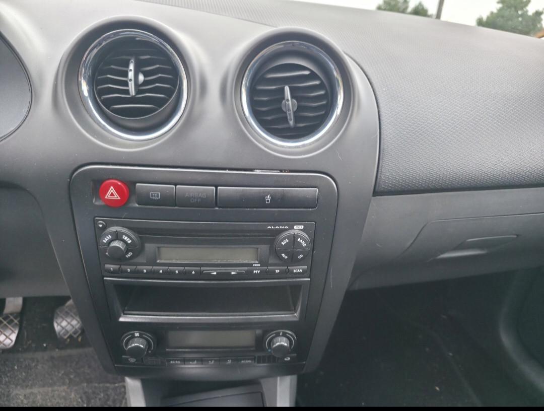 Seat Ibiza 5 deurs, airco, cruise, nieuwe accu