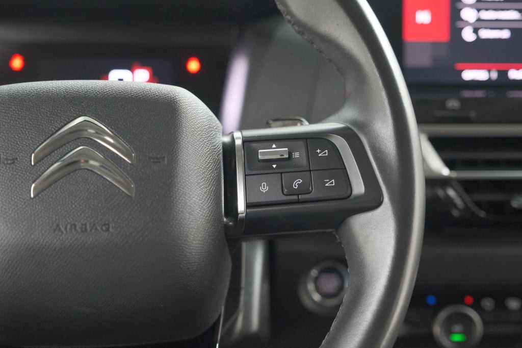 Citroen C4 puretech 131 eat6 shine | camera | head-up display | navigatie |