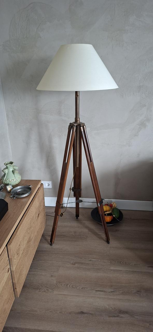 Vintage landmeter vloerlamp h 160 cm diameter kap 50 cm
