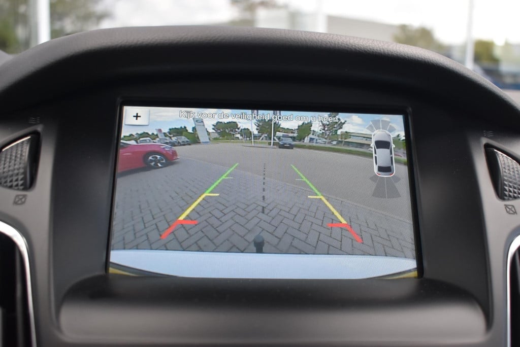Ford Focus 1.0 titanium | cruise control | trekhaak | achteruitrijcamera | 