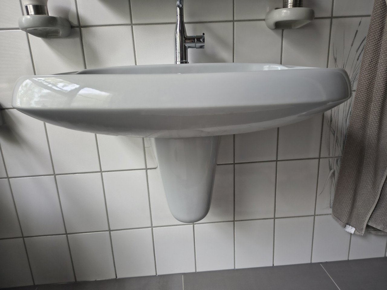 Wastafel lichtgrijs