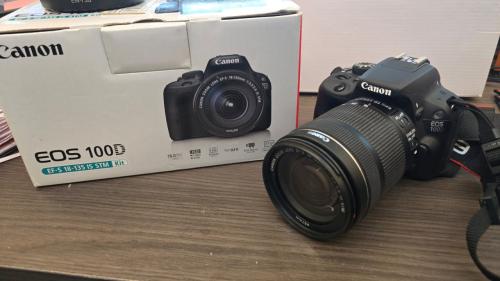 Canon 100d met 18-135mm kitlens - Zeer goede staat!