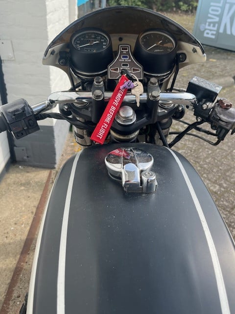 Pracht Honda cb400F caferacer met Blauw kenteken