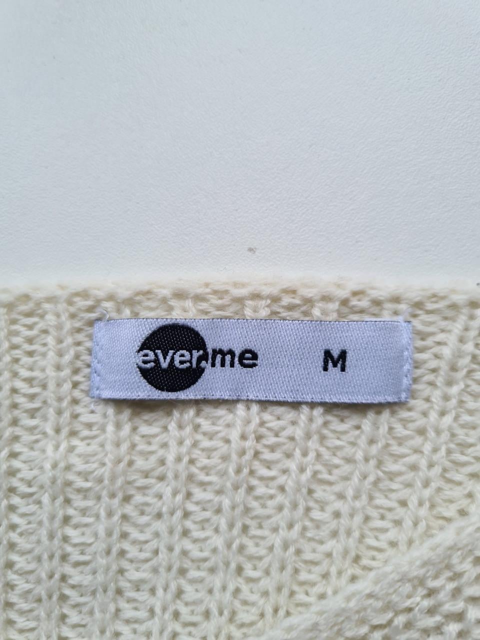 Mooie ecru beige trui van het merk Everme in maat M.