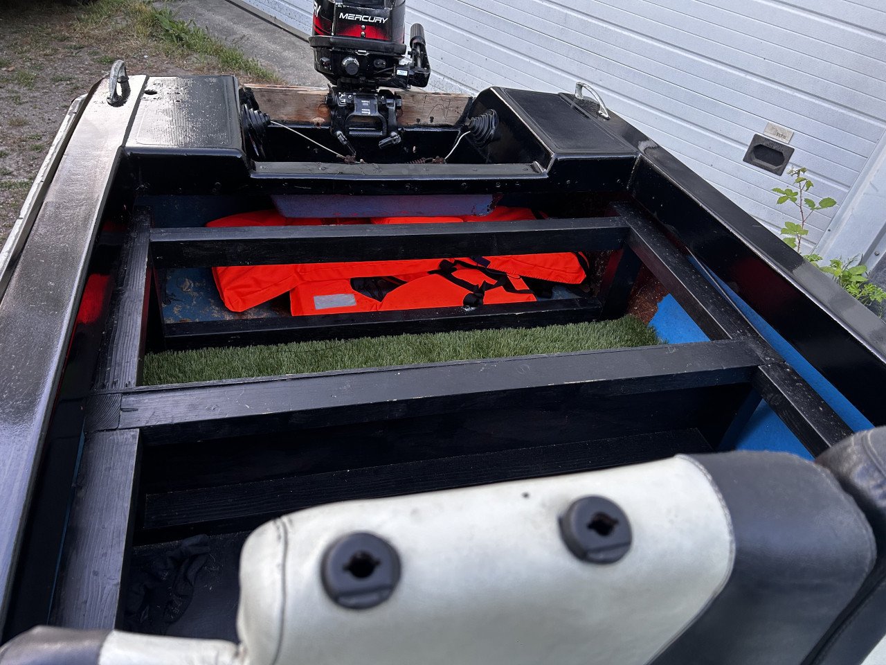 Polyester boot met motor en trailer!