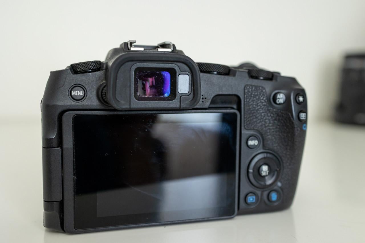 Camera Canon RP Full Frame nauwelijks gebruikt.