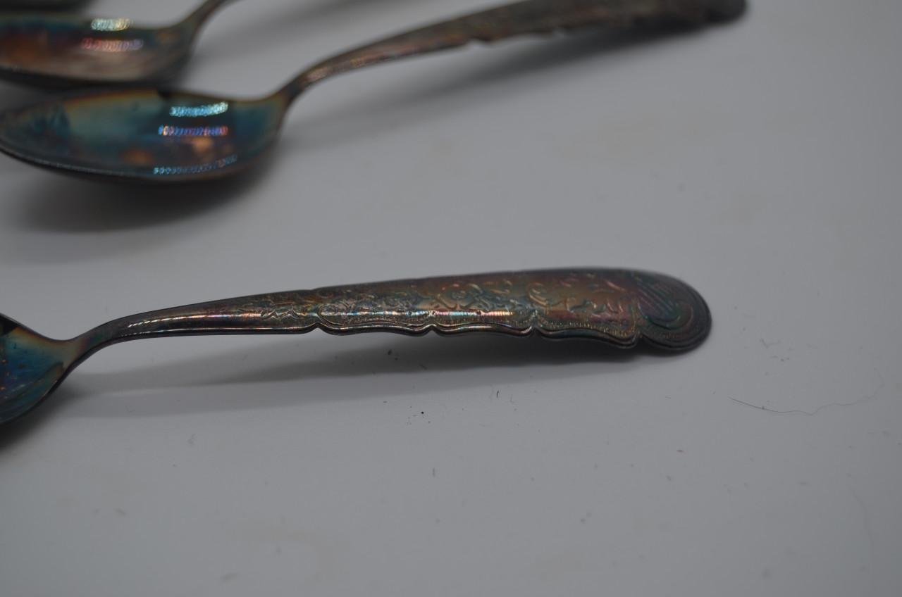 6 Verzilverde (zilveren?) theelepeltjes gemerkt '90'