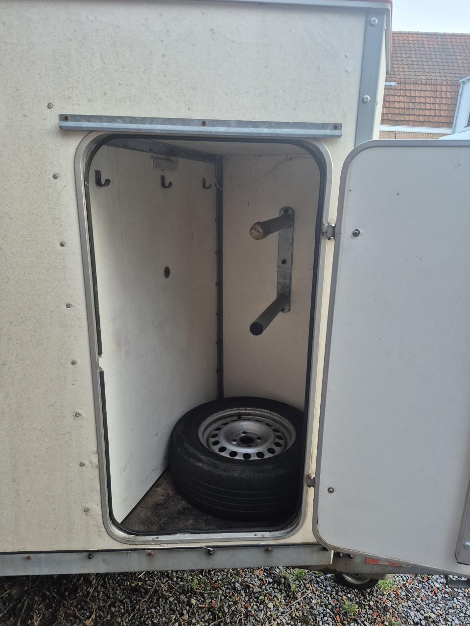 Paardentrailer - verhuiswagen - aanhanger