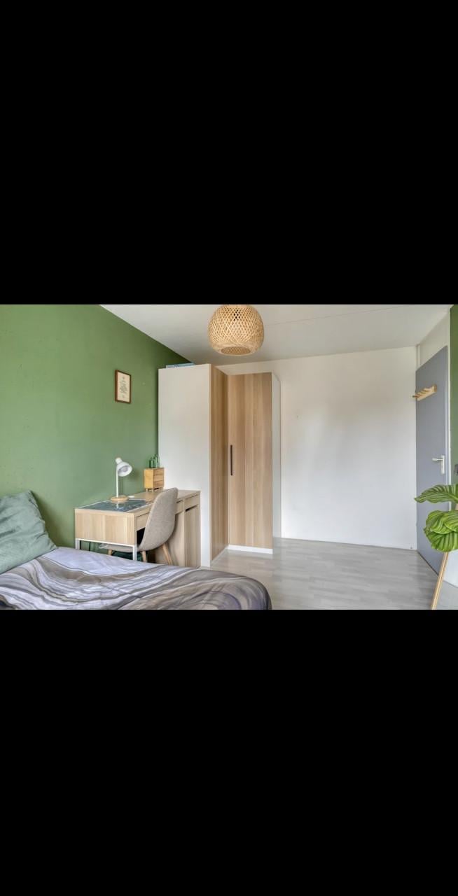 Instapklare woning, in de groene omgeving "Rivierenpark "