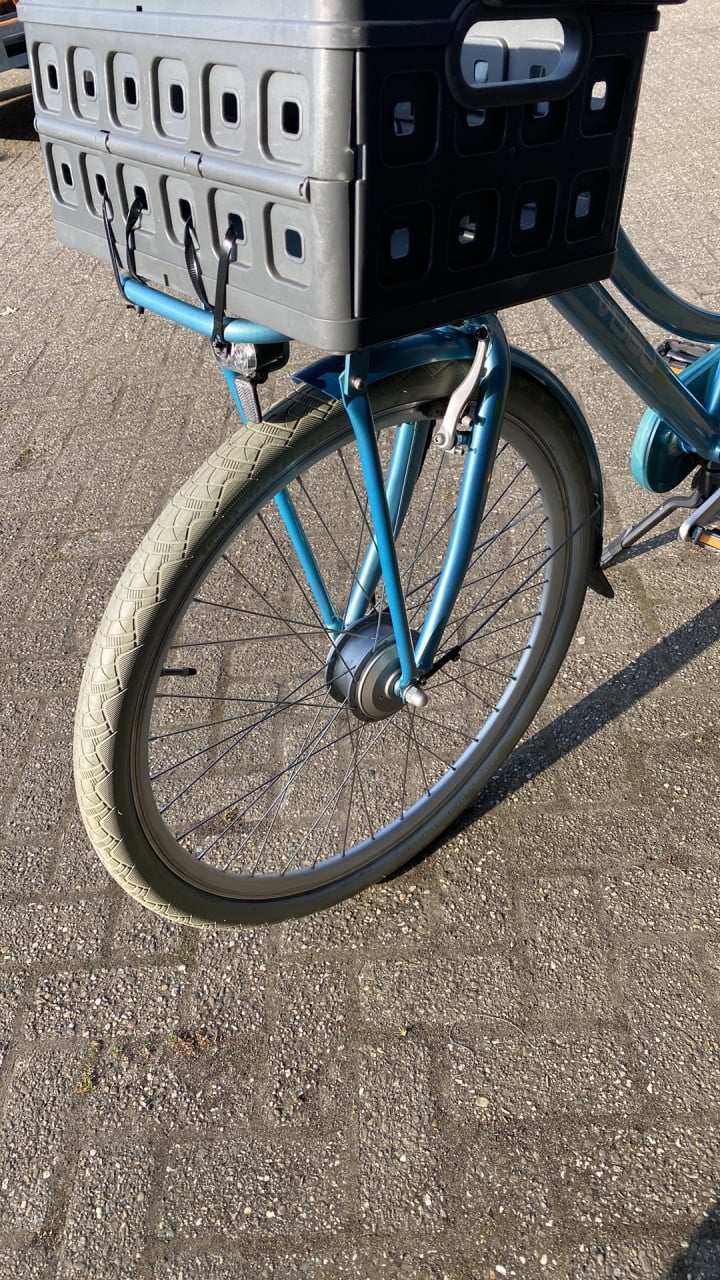 Schitterende school/ transportfiets Vogue cortina elite met krat 2 mdn oud