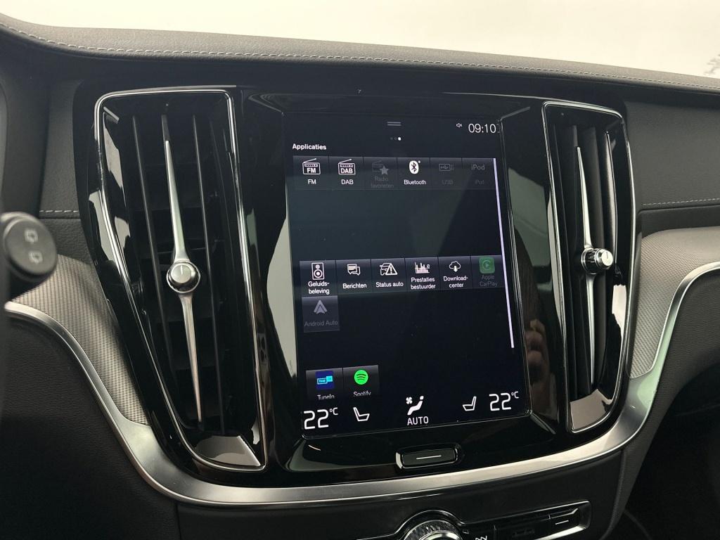 Volvo V60 t8 390pk recharge r-design| pano| 360camera| hud| adap.cruise