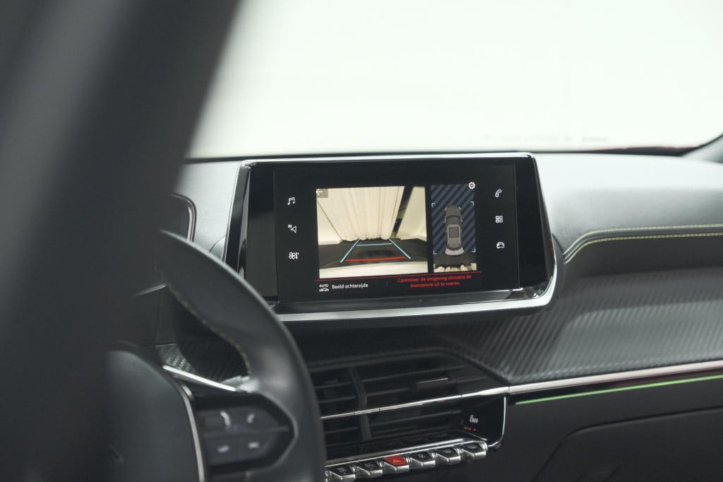 Peugeot 2008 puretech 130 gt-line | trekhaak | camera | apple carplay | par