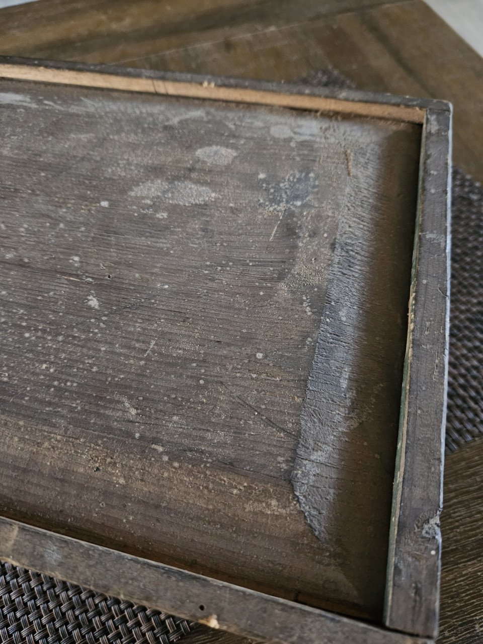 Mooie grote antieke houten kist, binnenkant met vakjes....