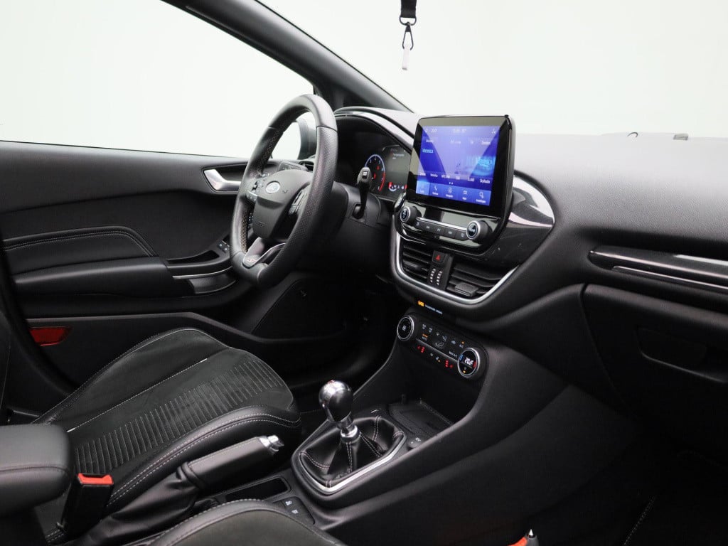 Ford Fiesta 1.5 ecoboost st-3 panoramadak | winterpack | b&o soundsystem | 