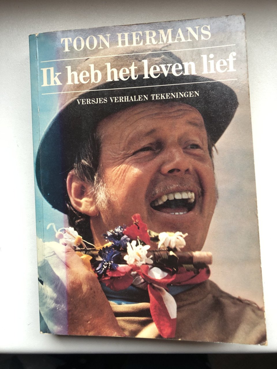 Boekje van Toon Hermans “Ik heb het leven lief”