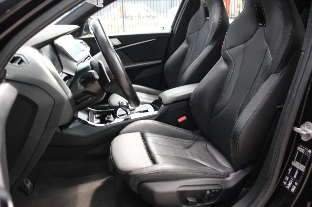 BMW 1 Serie m135i xdrive high executive | pano | leder | acc | sfeerverlich