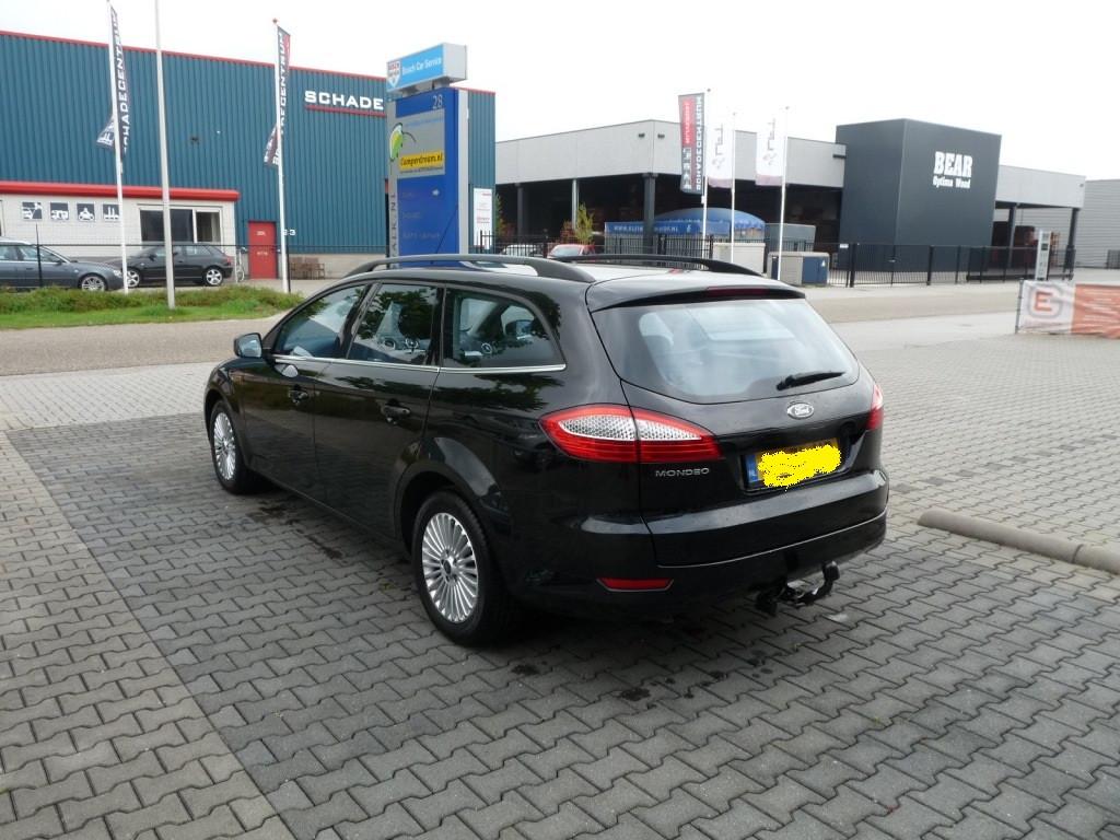 Ford Mondeo Wagon 2.0-16V Titanium, zwart metallic
