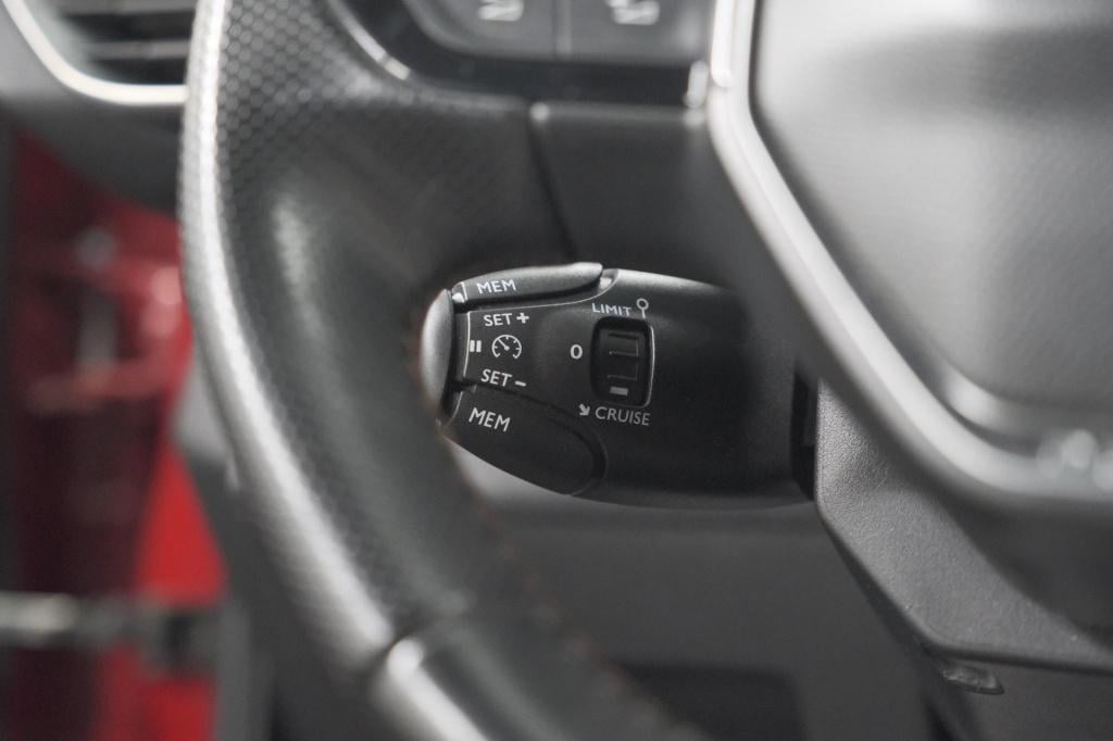 Peugeot 3008 puretech 130 eat6 gt | allseason banden | trekhaak | panoramad