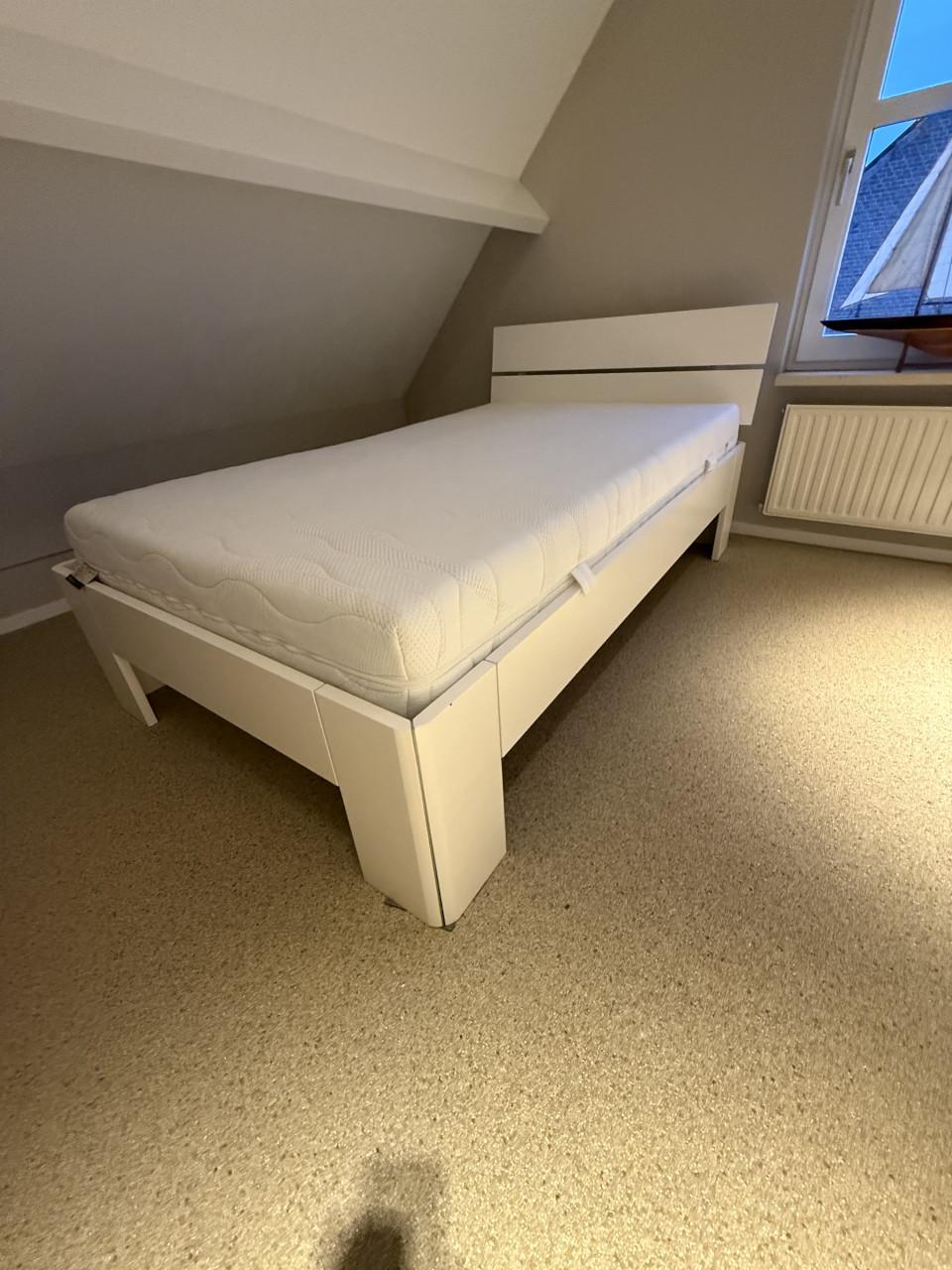 Mooi twijfelaar bed 120x200 cm