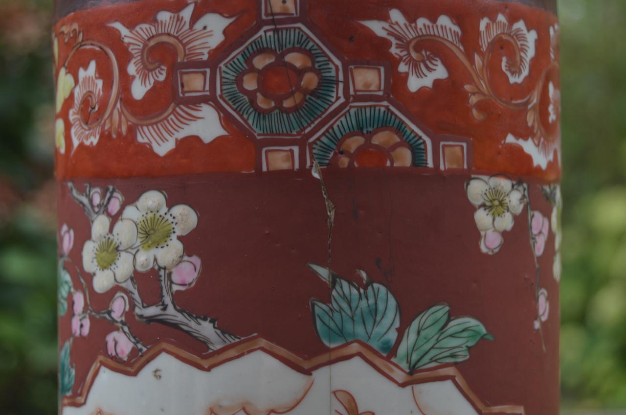 2 Japanse vazen, 1 goed, 1 niet zo........