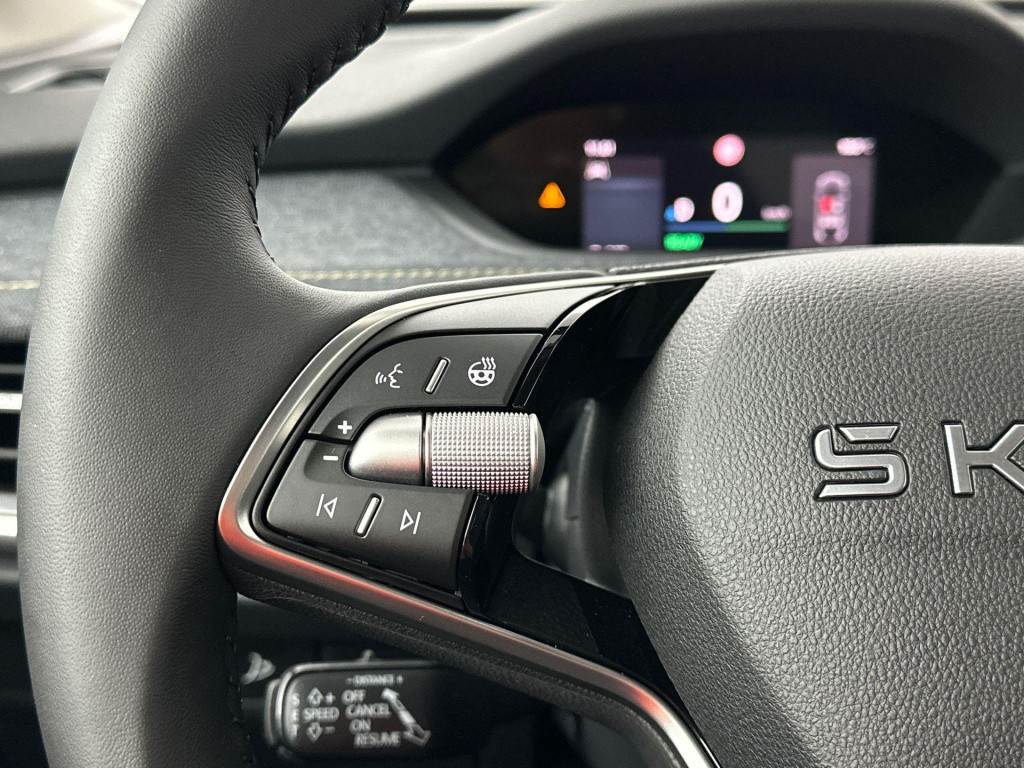 Skoda Elroq business edition tour elektromotor 210 kw / 286 pk