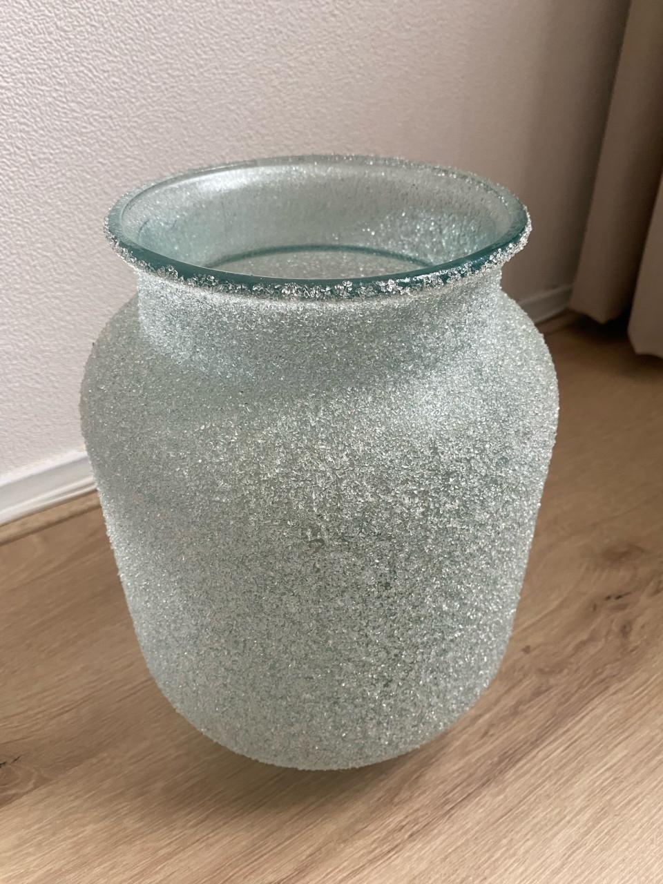 Glazen vaas - lichtblauw ca. 30 cm hoog