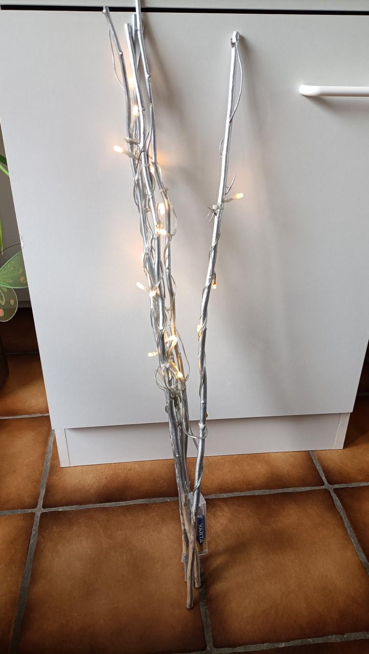 Siertakken met lichtjes. Zilverkleurig.