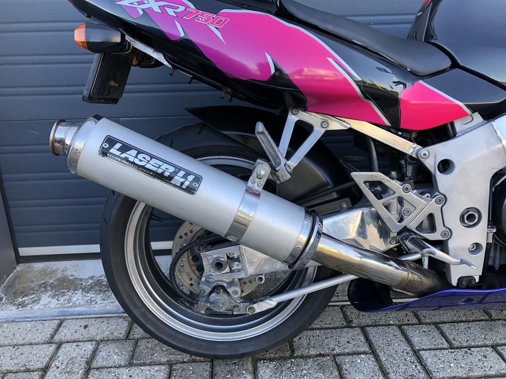 Onverknoeide Kawasaki ZXR750