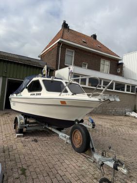 Te koop: Beekman 490 kajuitboot met Mercury 30 PK buitenboordmotor!