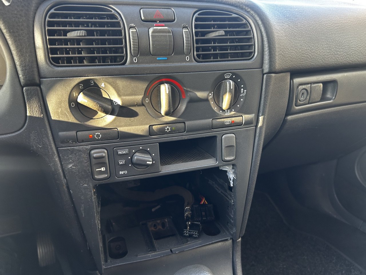 Volvo V40 1.8 Dynamic/AUTOM/NAP/AIRCO/APK/INRUILKOOPJE/