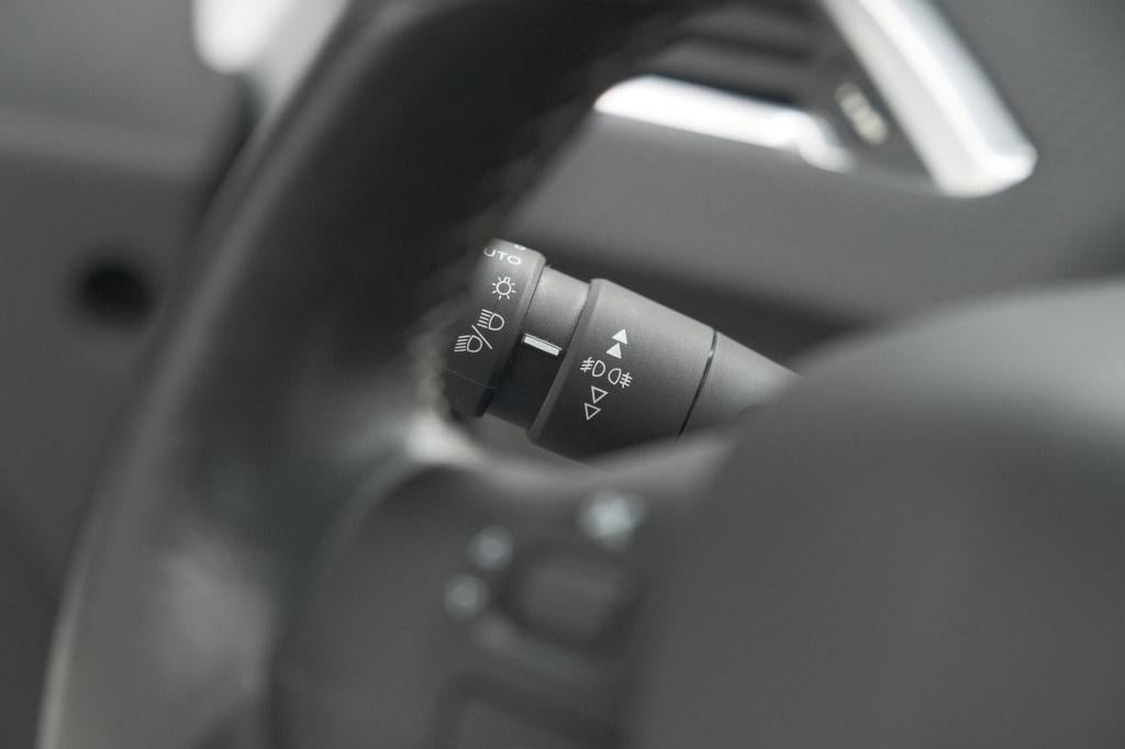 Peugeot 208 puretech 100 eat6 allure | panoramadak | camera | navigatie