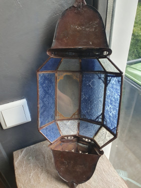 Leuk antiek glas in lood item met gekleurd glas.....