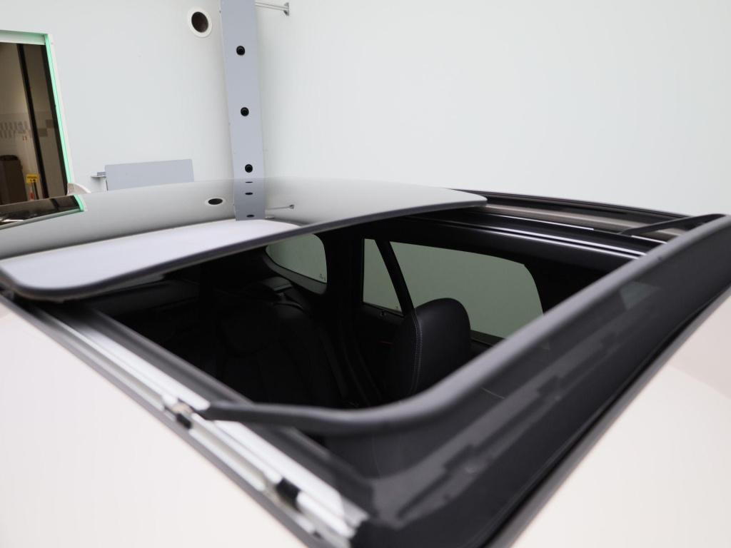 BMW X1 sdrive20i business edition plus | automaat | stoel verwarming | lede