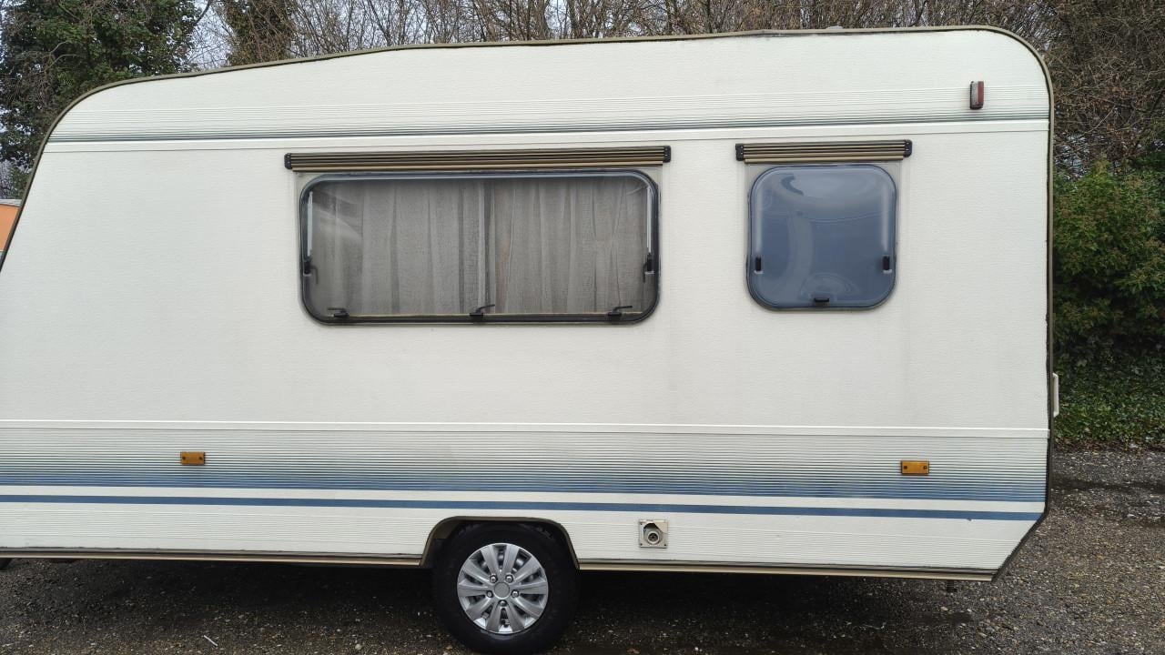 ADRIA UNICA 4153 ce 1990 bj VASTBED TREINZIT