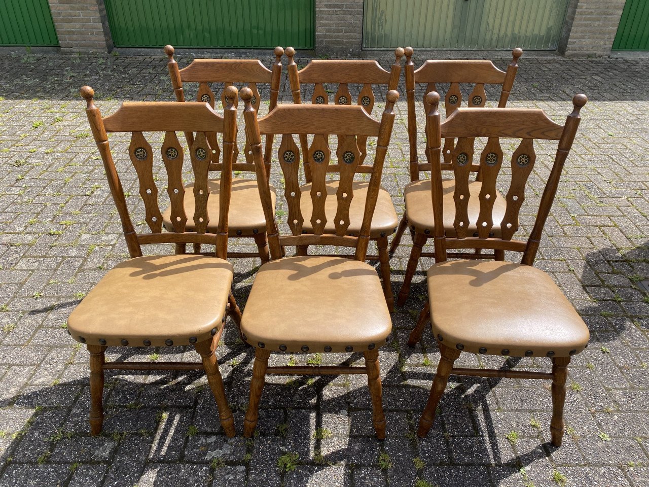 Tafel en 6 stoelen