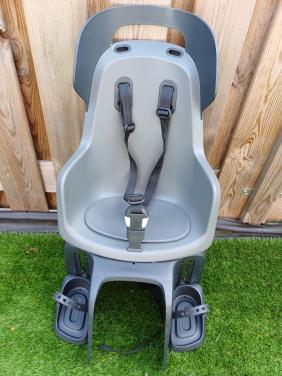 Fietsstoeltje Bobike maxi go  en Helm
