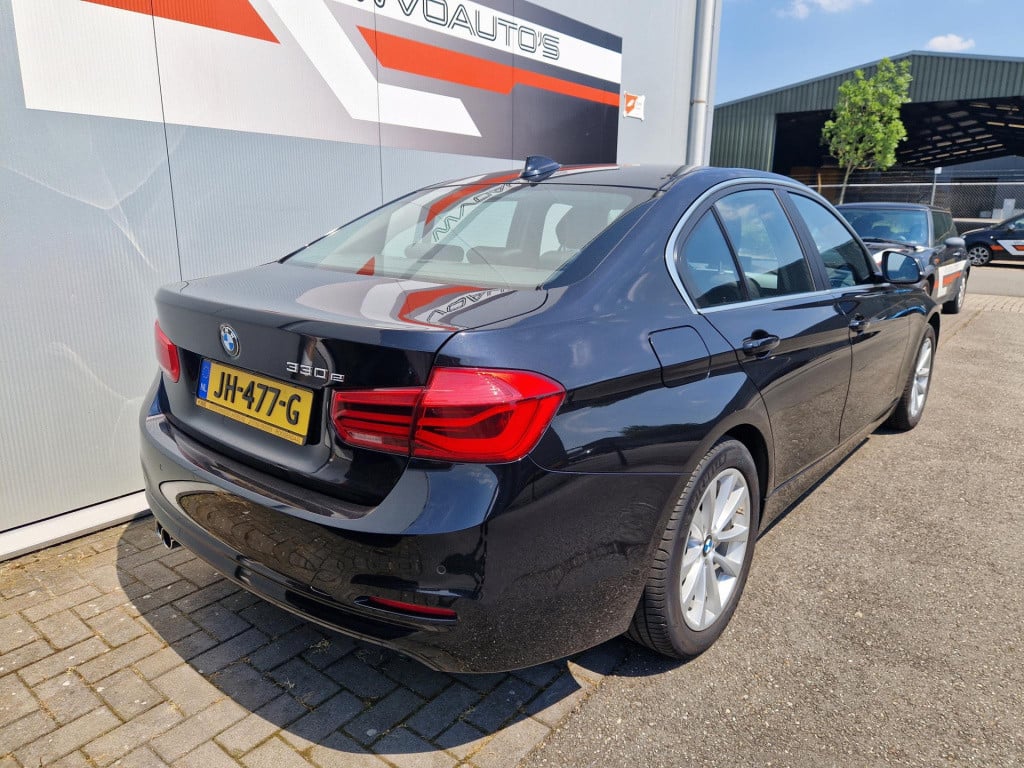 BMW 3-serie 330e centennial high executive