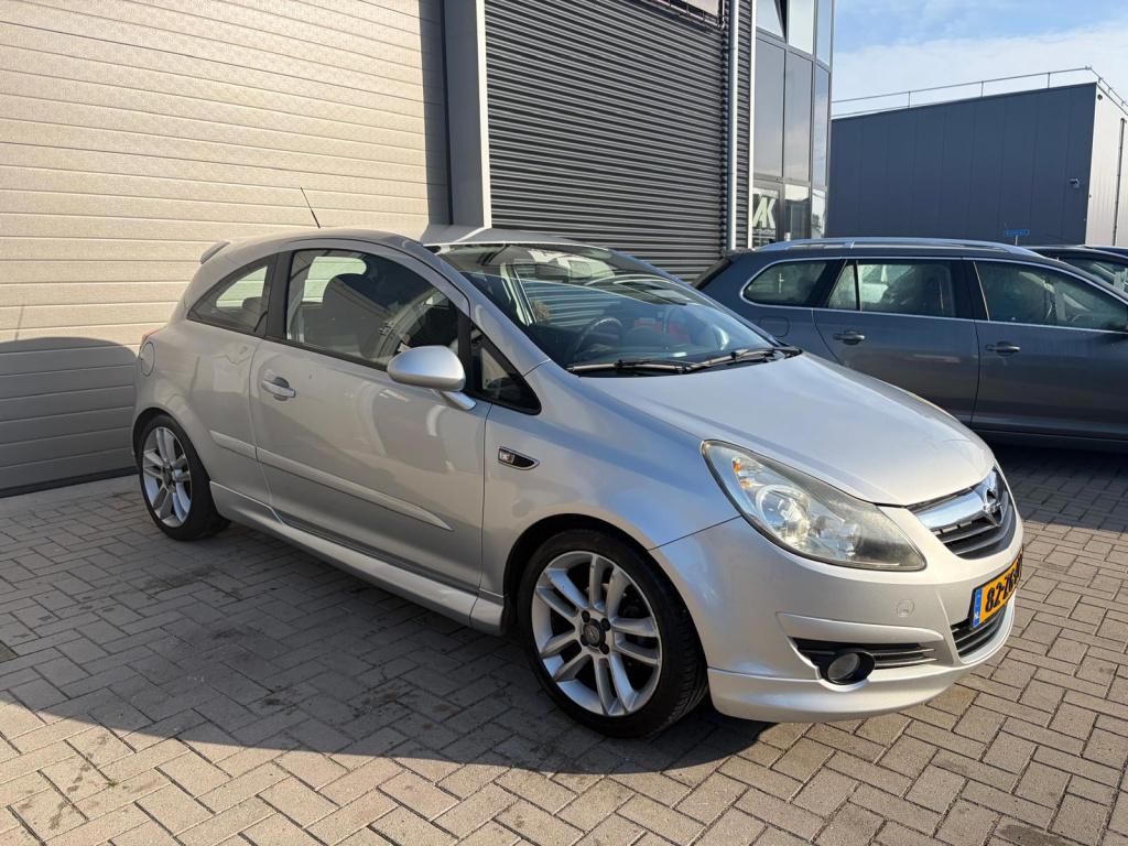 Opel Corsa 1.4-16v sport/opc uitvoering/airco/cruise control/