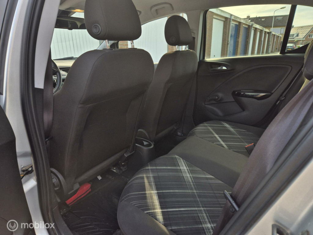 Opel Corsa 1.4 volautomaat / stuur- & stoelverwarming / camera