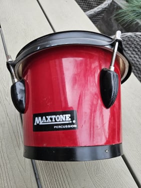Mooie Maxtone bongo drum van hout en metaal...