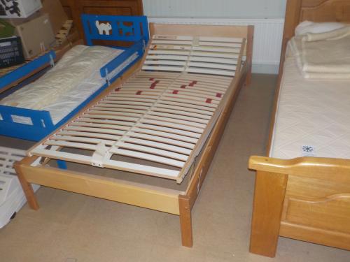 Massief grenen ledikant met verstelbare lattenboden 200 x 100 cm