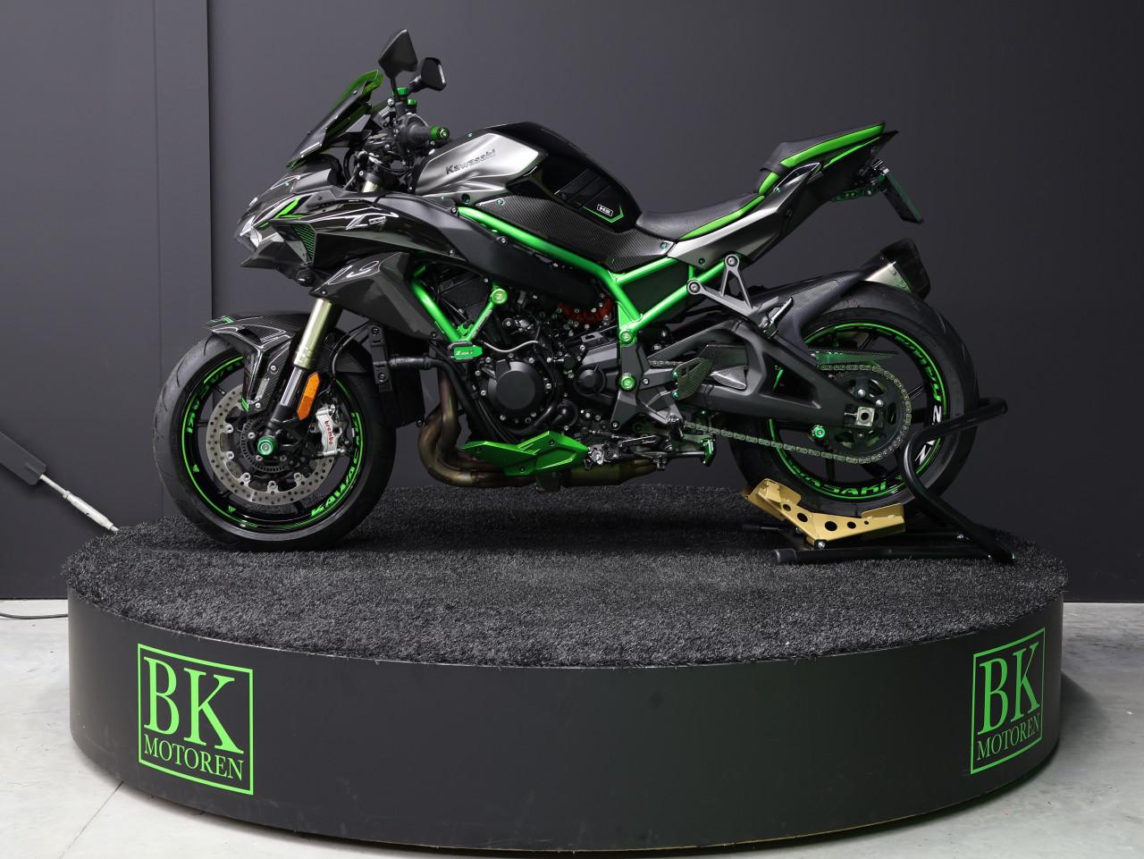 Z H2 SE PERFORMANCE | Carbon