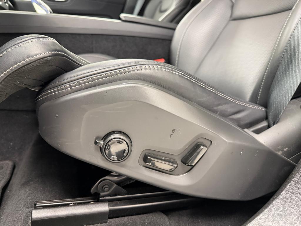 Volvo XC60 2.0 t8 plug-in hybrid awd ultimate dark | bowers&wilkins | lucht