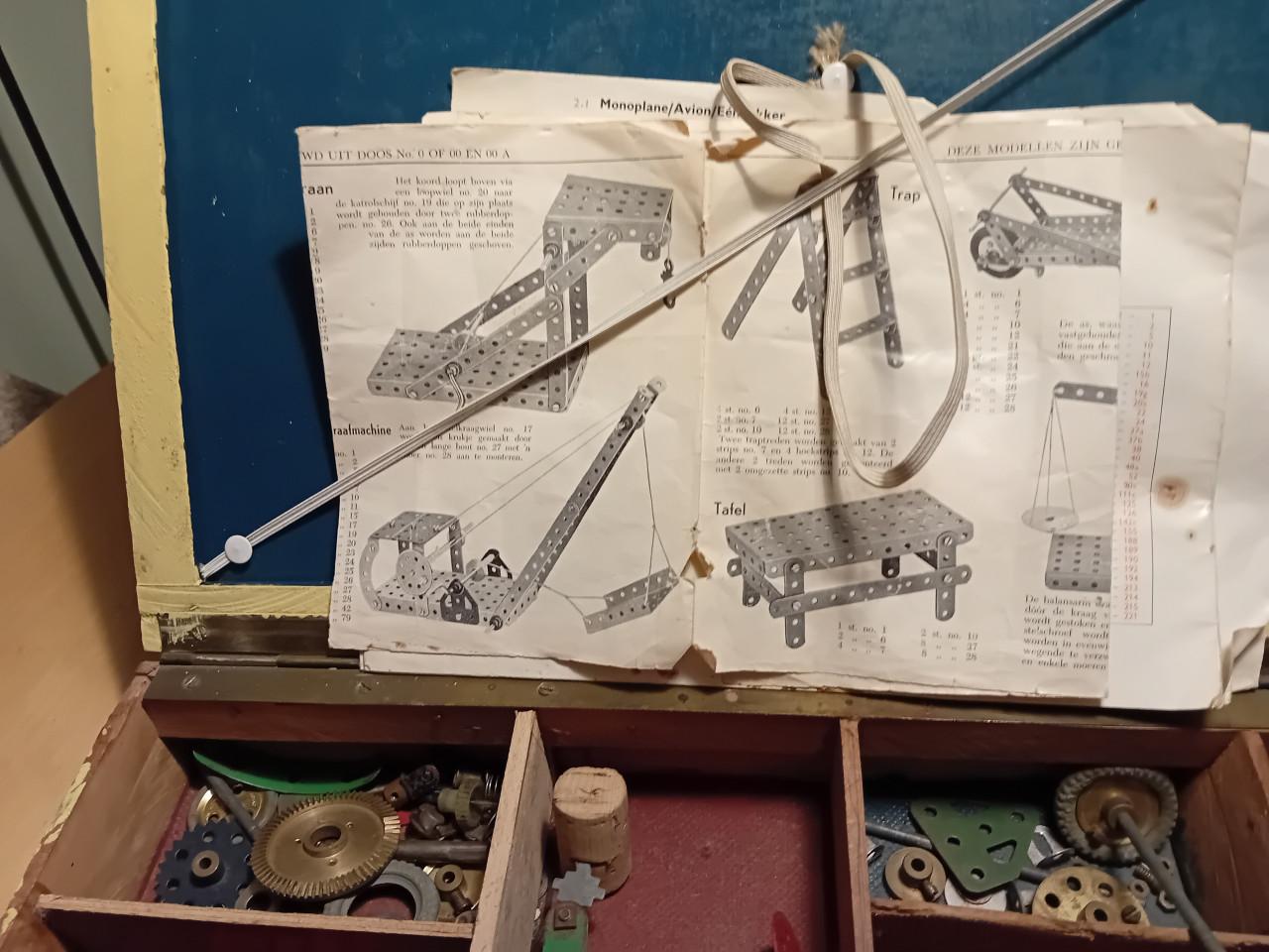 Een orginele Meccano doos.