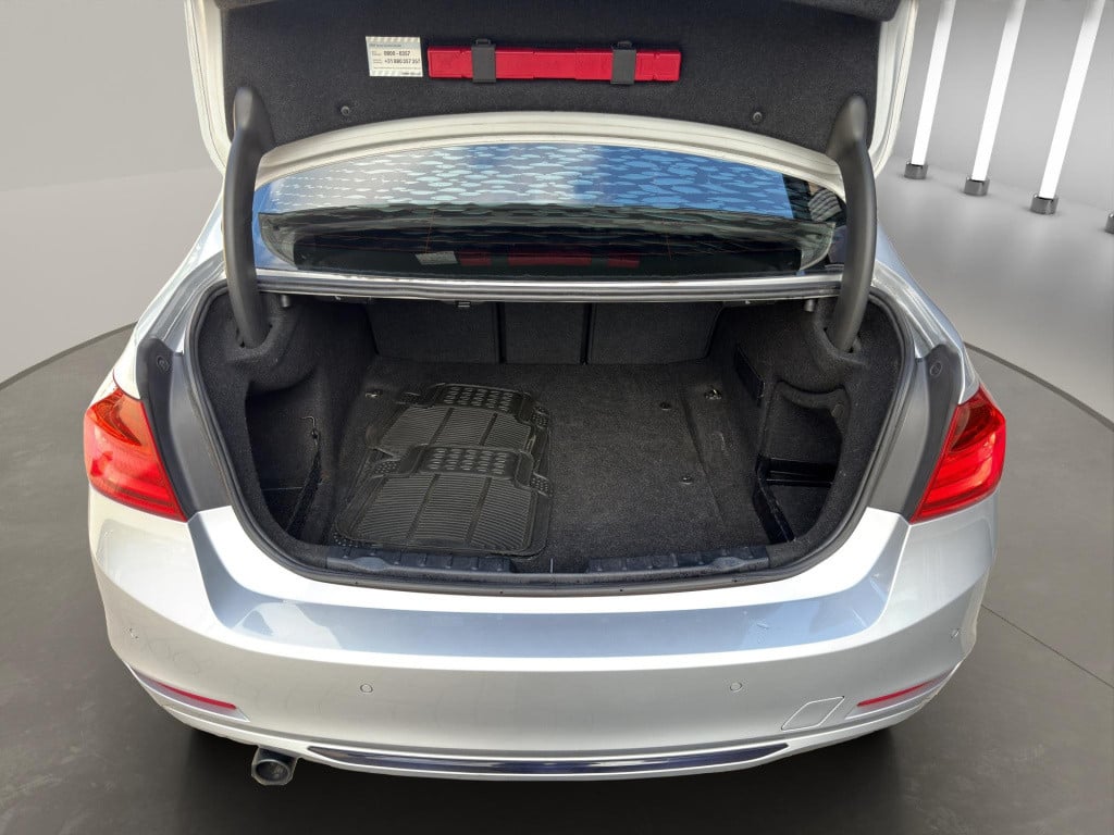 BMW 3-serie 320d high executive leder pdc