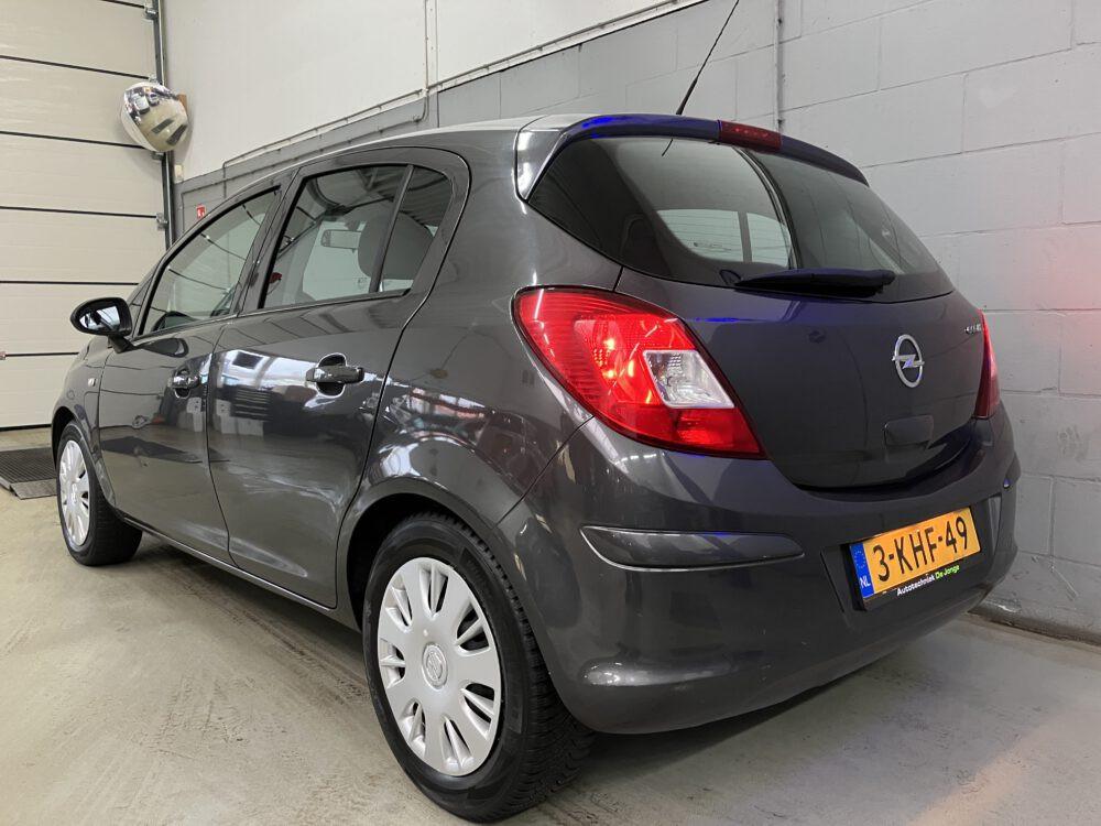 Opel Corsa 1.2-16V '111' Edition
