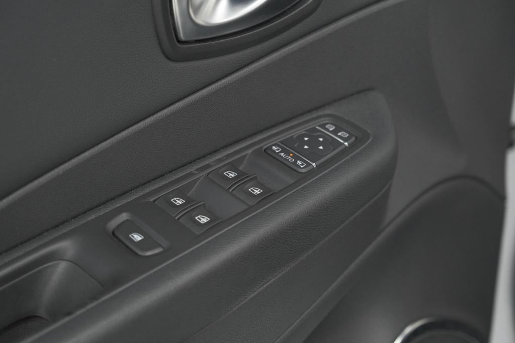 Renault Captur tce 150 edc intens | trekhaak | camera | dodehoekdetectie | 