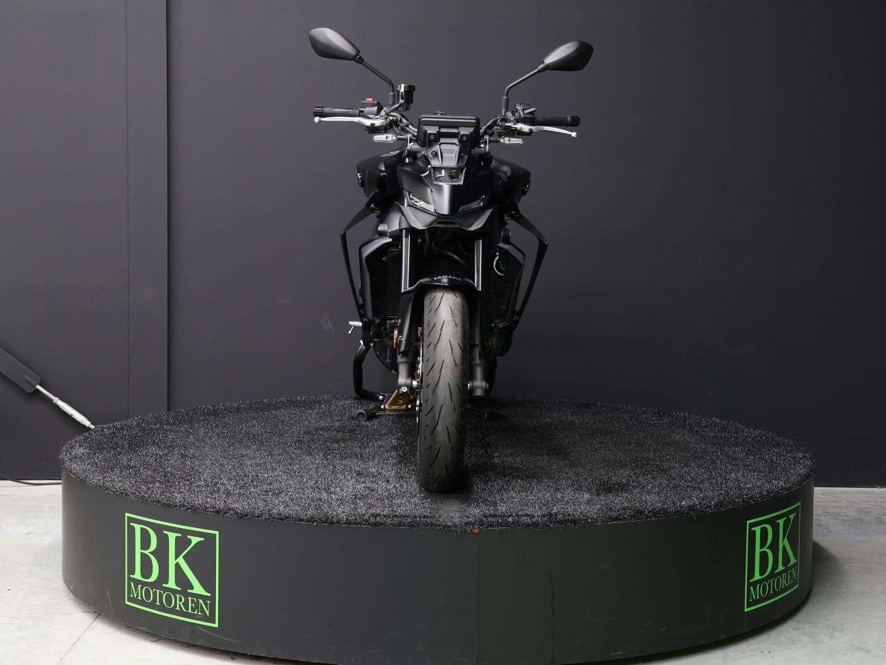 MT 09 | Techblack