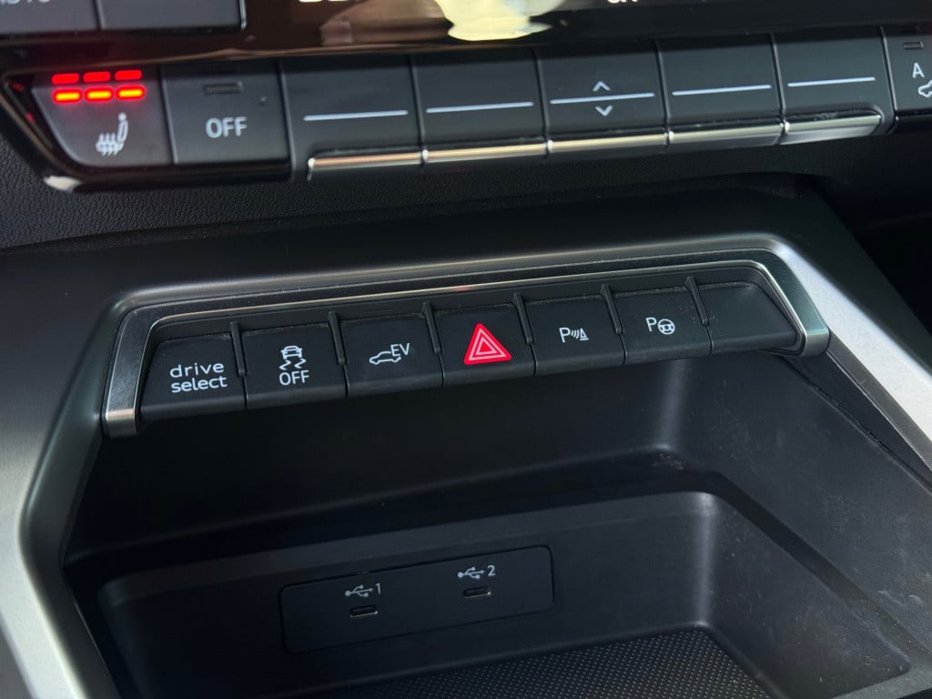 Audi A3 sportback 40 tfsi e edition * stoelverwarming * camera * adaptive c