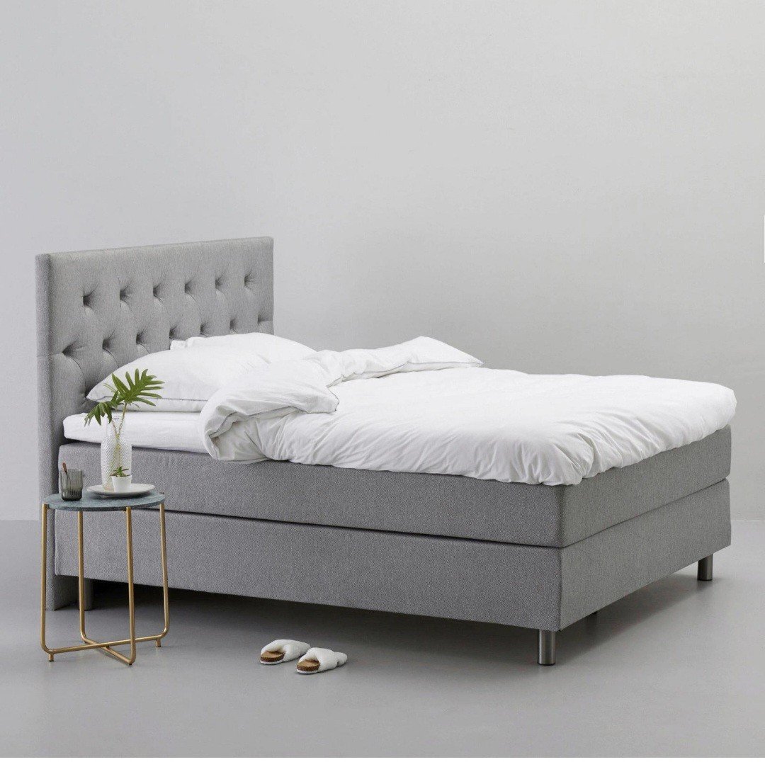 Boxspring Grijs (4.5 jaar oud)